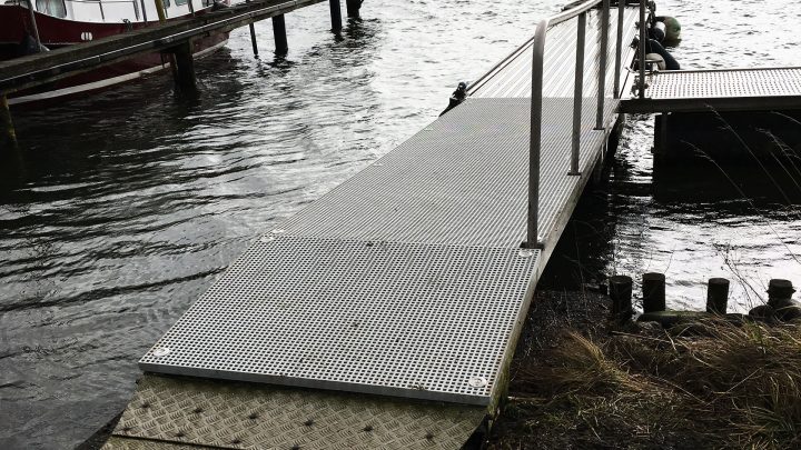 … und der Zugang zum Schwimmsteg ist wieder problemlos möglich.