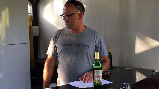 Zeremonienmeister, Segelwart, Wettkampfleiter und Teilnehmer in Personalunion: Torsten