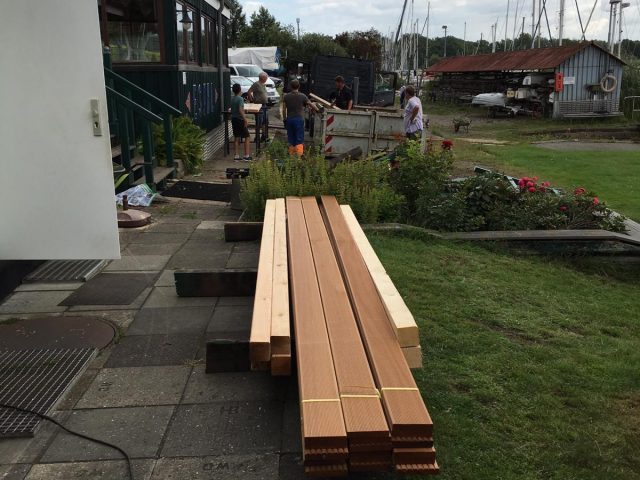 Das neue Holz für die Verandadielen