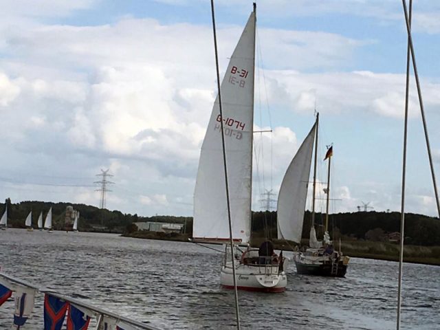 Vodr dem Wind die Trave hinunter