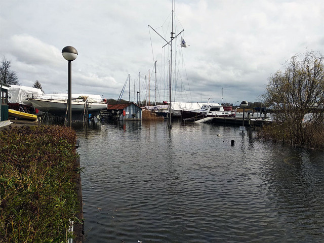 Sieht aus, wie ein zusätzliches Hafenbecken ...