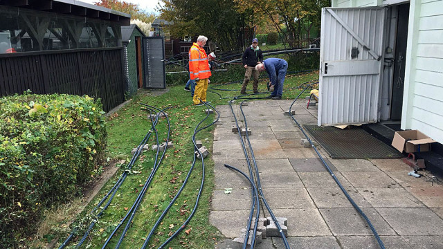 Und da sind eine Menge kleiner Löcher zu bohren ...