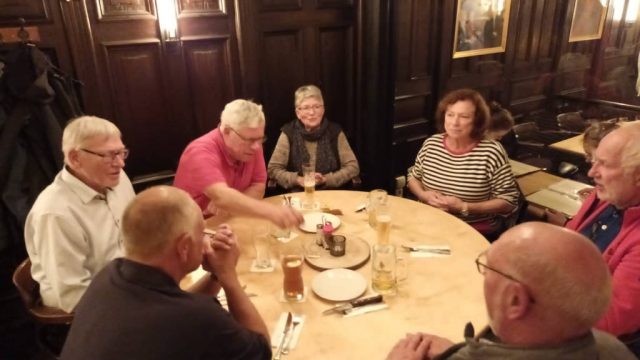 Aber vorher: Ordentlich Abendessen!